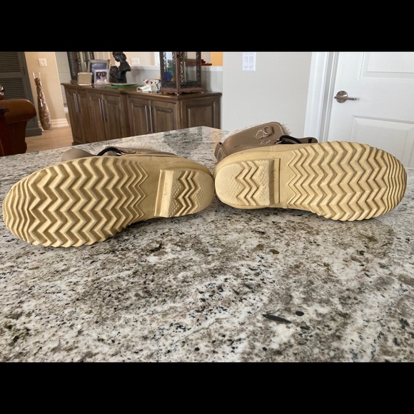 Sorel Wool-insert Leather and Rubber Winter Boots - Picture 5 of 7